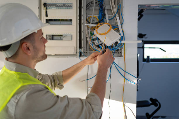 Best Licensed Electrician  in East Alton, IL